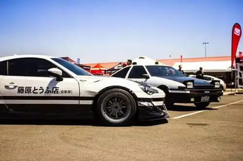 年少时中了头文字d的毒,长大后爆改丰田86,现在全家都怀疑他吸毒