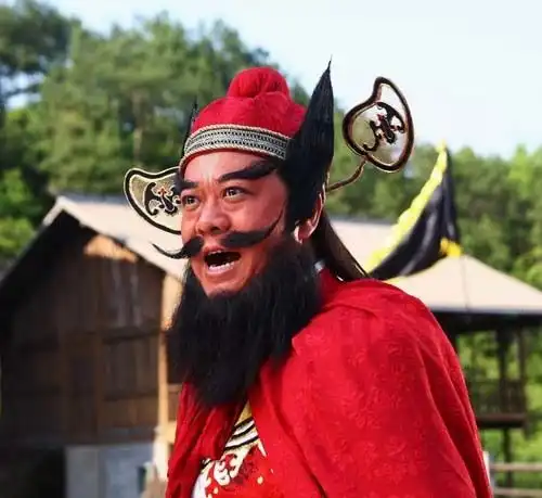 邓伦杨紫虐恋三生三世,成龙现身唐人街探案2杀青宴为其打call