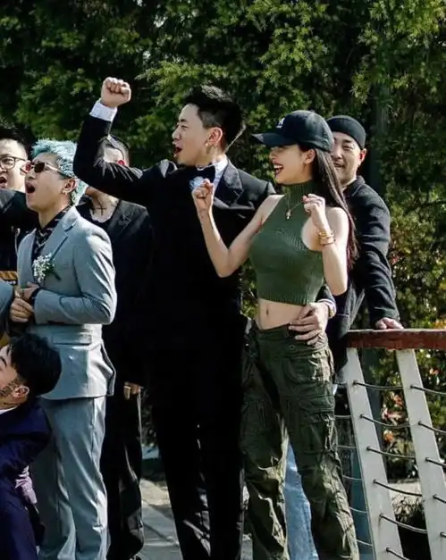 参加怦然心动20岁沈月易梦玲路透曝光谁更好看