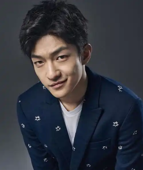 骂私生歧视idol露骨言论,今又被曝猛料可怜汪峰头条又被抢