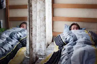 摄影师花13年拍摄在美华人蜗居生活走进一个真实的家庭第13页