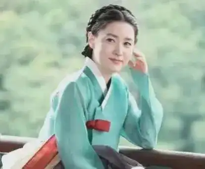 韩国演员李英爱宣布复出,粉丝期待已久
