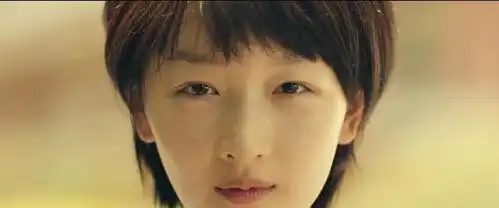 少年的你观看易烊千玺和周冬雨表演痛苦和成长的勇敢