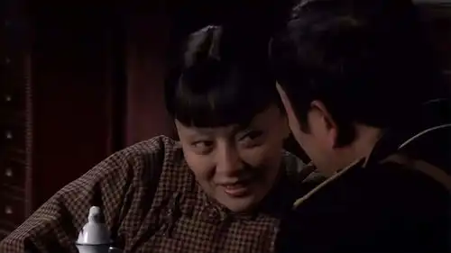 匪娘英雄难过美人关,大叔色欲熏心,结果被美女一枪打死军旅战争