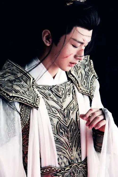 成毅坦然接受所有顺利与坎坷
