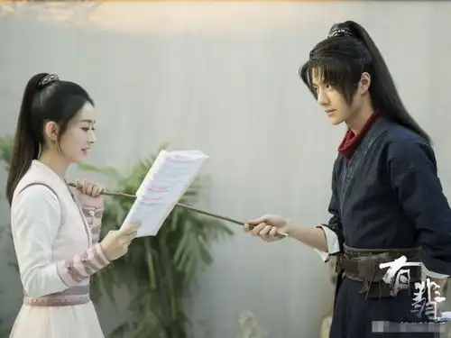 赵丽颖周翡剧照曝出,侧脸神颜太美,与王一博同框这cp怎样
