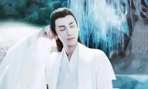 别以为明星资源好,实际已经无戏可拍的三位男星,罗云熙也不例外