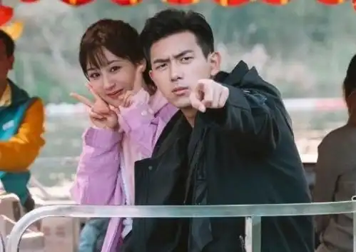 难怪杨紫从不公开妈妈,原来是甄嬛传里的她,换我也不说