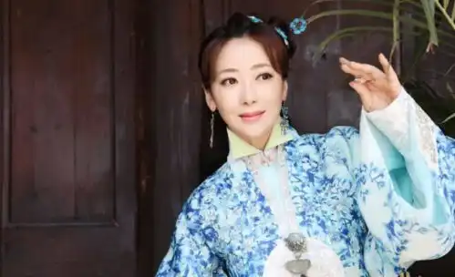 她陪跑了很多大红明星,自己却没有红,万年老二称号挥之不去
