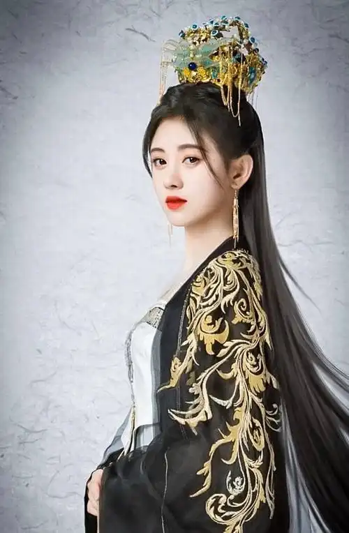 慕南枝首发剧照,鞠婧祎妆发万年不变,男主有点认不出