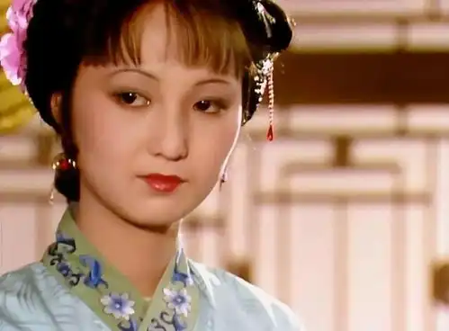 红楼梦王熙凤和平儿,双向奔赴的感情
