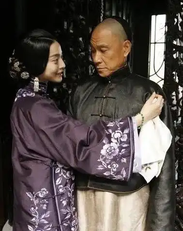 作为演艺圈前辈,他用优秀的演技和敬业的态度教会从艺做人的道理