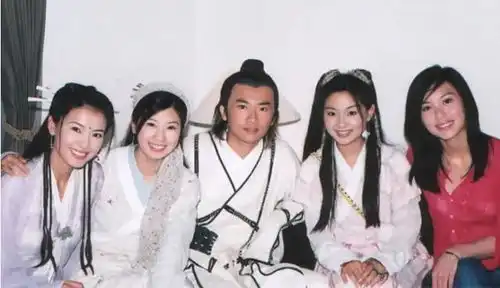 倚天屠龙记女演员现状,贾静雯二婚嫁给爱情,灭绝越老越面善
