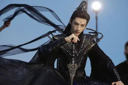古装剧如天神下凡,一演现代剧颜值就拉胯,这位男星真是水土不服
