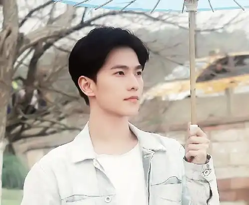 且试天下路透照曝光,赵露思红衣造型撞衫陈芊芊
