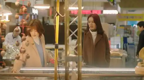 经常请吃饭的漂亮姐姐得到贵人帮忙,尹珍雅工作顺利