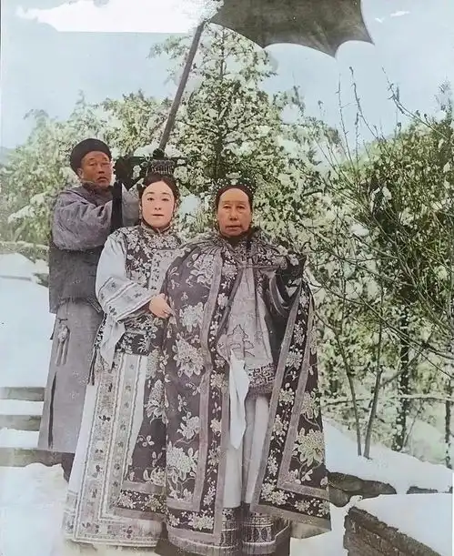 慈禧太后在颐和园赏雪
