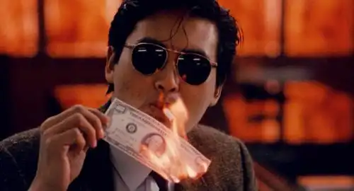 在韩国引起轰动的华语电影天若有情多次重映,成龙人气高
