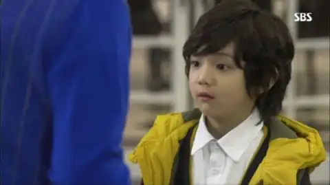 阳光先生李秉宪的童演令人惊艳他还扮演过李敏镐安宰贤的少年时期哦
