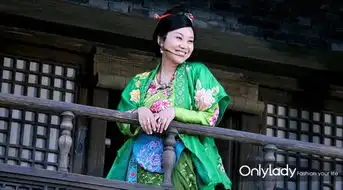 45岁的闫妮开挂变时髦你还让菇凉们怎么活啊

