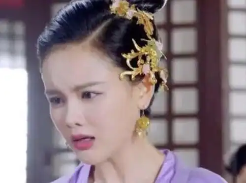 最美网红南笙晒照,因写真爆红进入娱乐圈却不火,近照更是大变样
