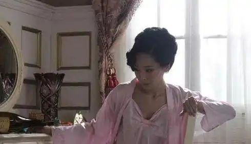 抛弃谋女郎身份的李曼,竟沦落到无戏可拍,如今彻底凉了
