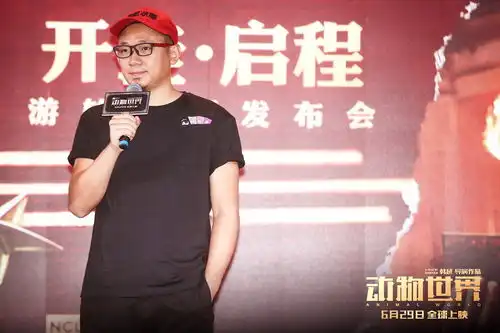 李易峰周冬雨首次合体,甜蜜喂韭菜饺子
