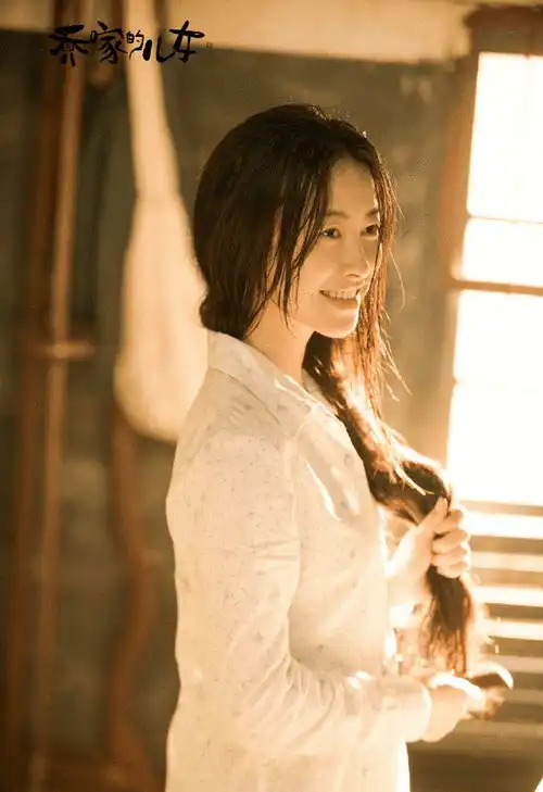 名媛朱珠临盆在即仍营业,挺巨肚像怀双胞胎,老公视角美出圈