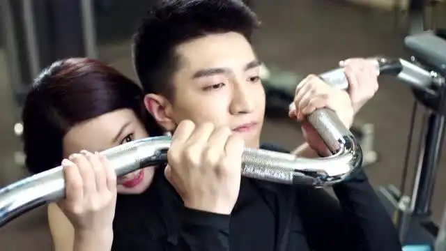 你和我的倾城时光厉致诚背着林浅锻炼,甜蜜感爆棚