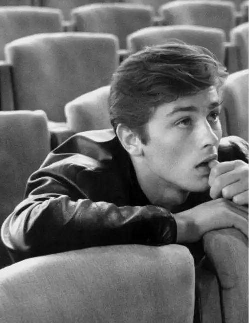 传奇巨星阿兰德龙宣布安乐死纯属乌龙,儿子采访揭开真相