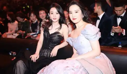 刘亦菲晒健身照,穿彩色运动胸衣大秀美胸和马甲线,天仙身材超绝