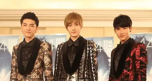 手握5部待播剧,连赵丽颖都给他抬轿,他才是隐藏的资源咖