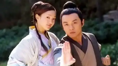 不完美受害人赵寻和父亲抱头痛哭片花视频免费在线观看
