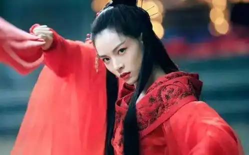 迪丽热巴又酸又甜的恋爱,却始终感觉不对亲亲额头蹭蹭鼻尖