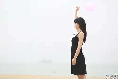 20位黑衣人集体跪地求爱柳岩当场吓懵