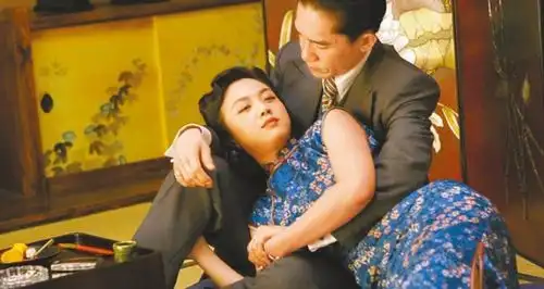 汤唯的跨国恋真实现状曝光,和亲生女儿交流,还需要带着翻译
