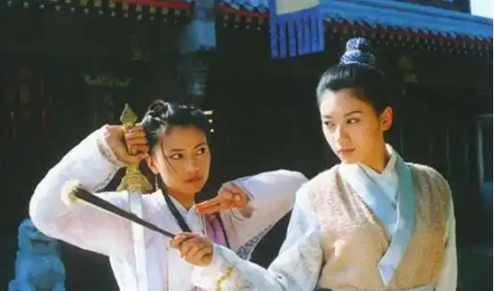 高圆圆感谢前男友劈腿,才能遇到赵又廷,如今家庭美满