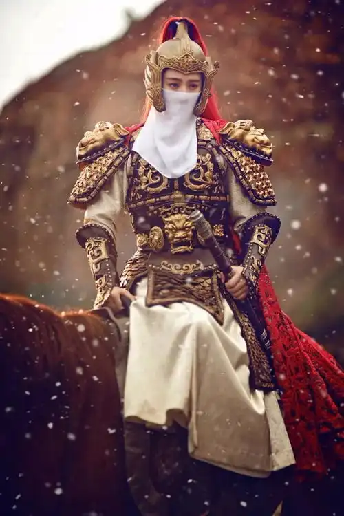 大女主戏的必备服装,赵丽颖范冰冰都穿过,这次轮到迪丽热巴
