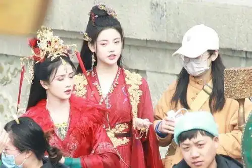 陈都灵长月烬明颔首倾国倾城,白鹿粉裙勇闯云端鬼城
