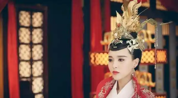 冯太后一生风流,15岁当皇后,25岁成太后,后宫堪比武则天
