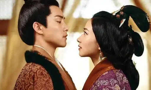 三国最窝囊武将美女母亲被曹操霸占,出轨父亲被张飞杀死
