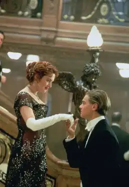 jack牵rose走红毯掀蓝颜知己风潮
