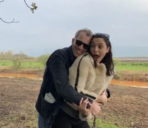 盖尔加朵祝老公生日快乐,男方皱纹明显快谢顶,网友以为是她爸