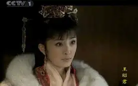 杨幂罕见儿时照曝光图揭杨幂20年演艺生涯
