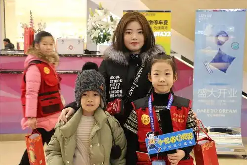 活动回顾小记者街采迎春送福袋啦