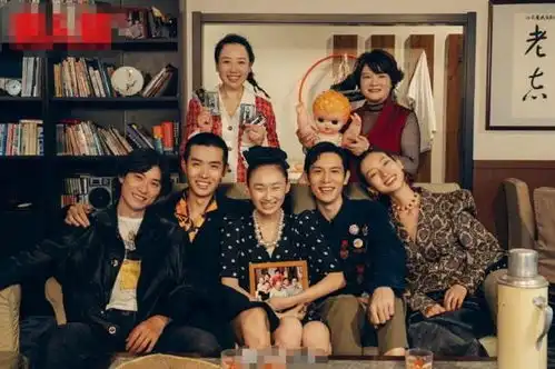 关凌庆结婚十周年纪念日,全家福罕曝光,9岁姬关枪神似父亲