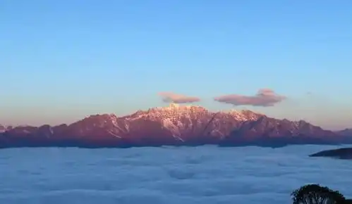 成都逃离城市新选择深邃的天空,繁星点点,自驾3h直达