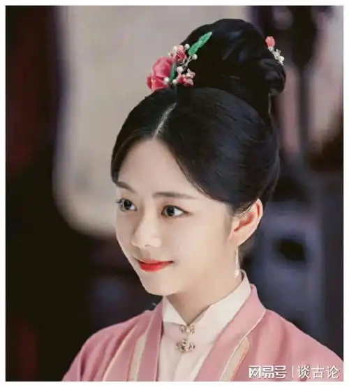 谭松韵逍遥剧照曝光笑容灵动迷人,男主出场引发期待