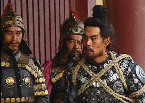 曹操俘虏吕布后考虑是否处死,为何不问身旁谋士,偏偏要问刘备
