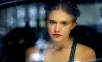 瞬间泪崩qq空间句子,句句心碎,多数人在夜晚哭湿了枕头
